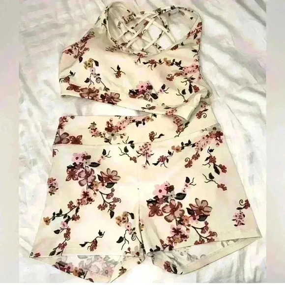 shosho Other - NWOT ShoSho Biker Short & Sports Bra Set